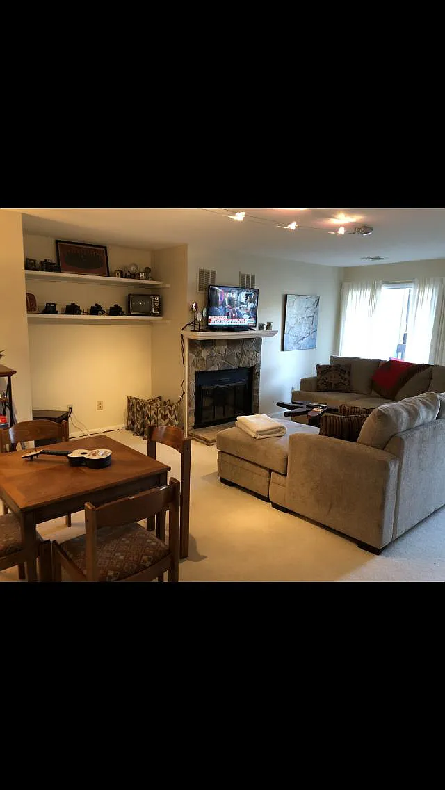 87 Willow Rd B-19